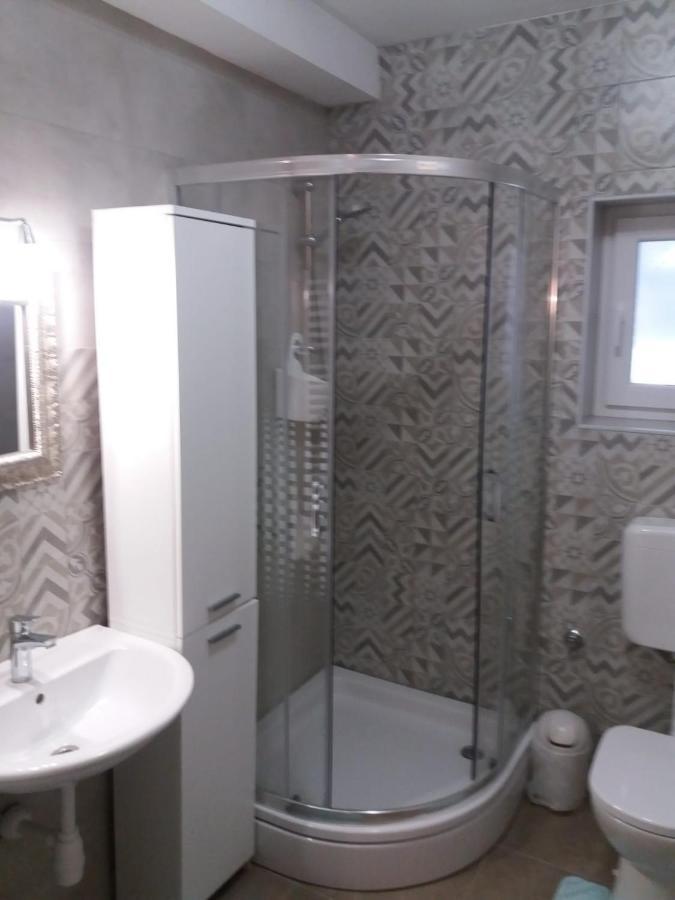 Apartments With A Parking Space Samobor, Prigorje - 12869 ภายนอก รูปภาพ