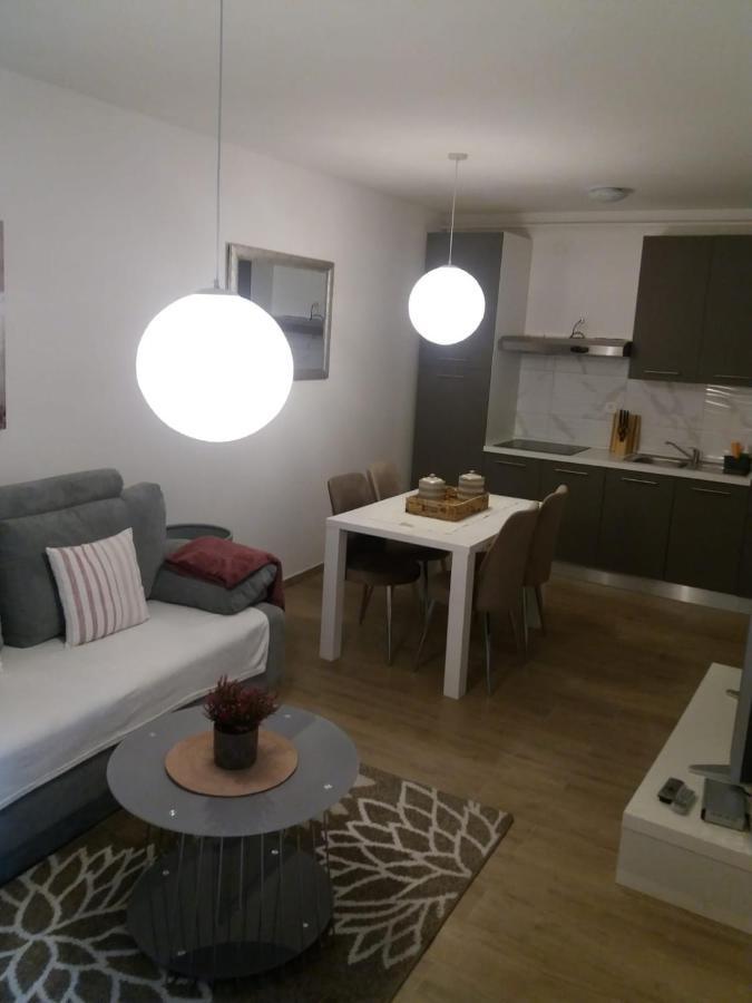 Apartments With A Parking Space Samobor, Prigorje - 12869 ภายนอก รูปภาพ